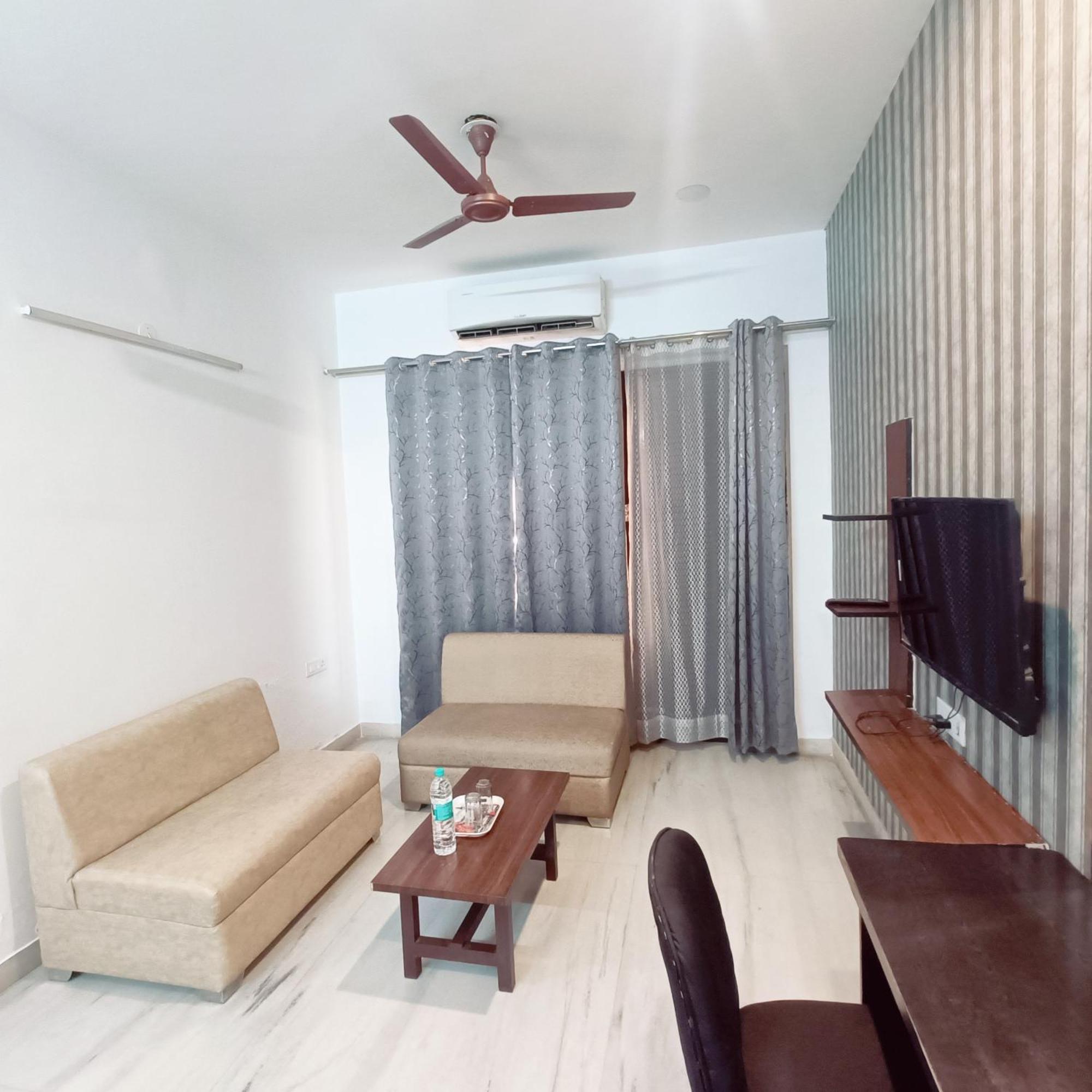 Mi Casa Sector 47 Gurgaon Exterior foto