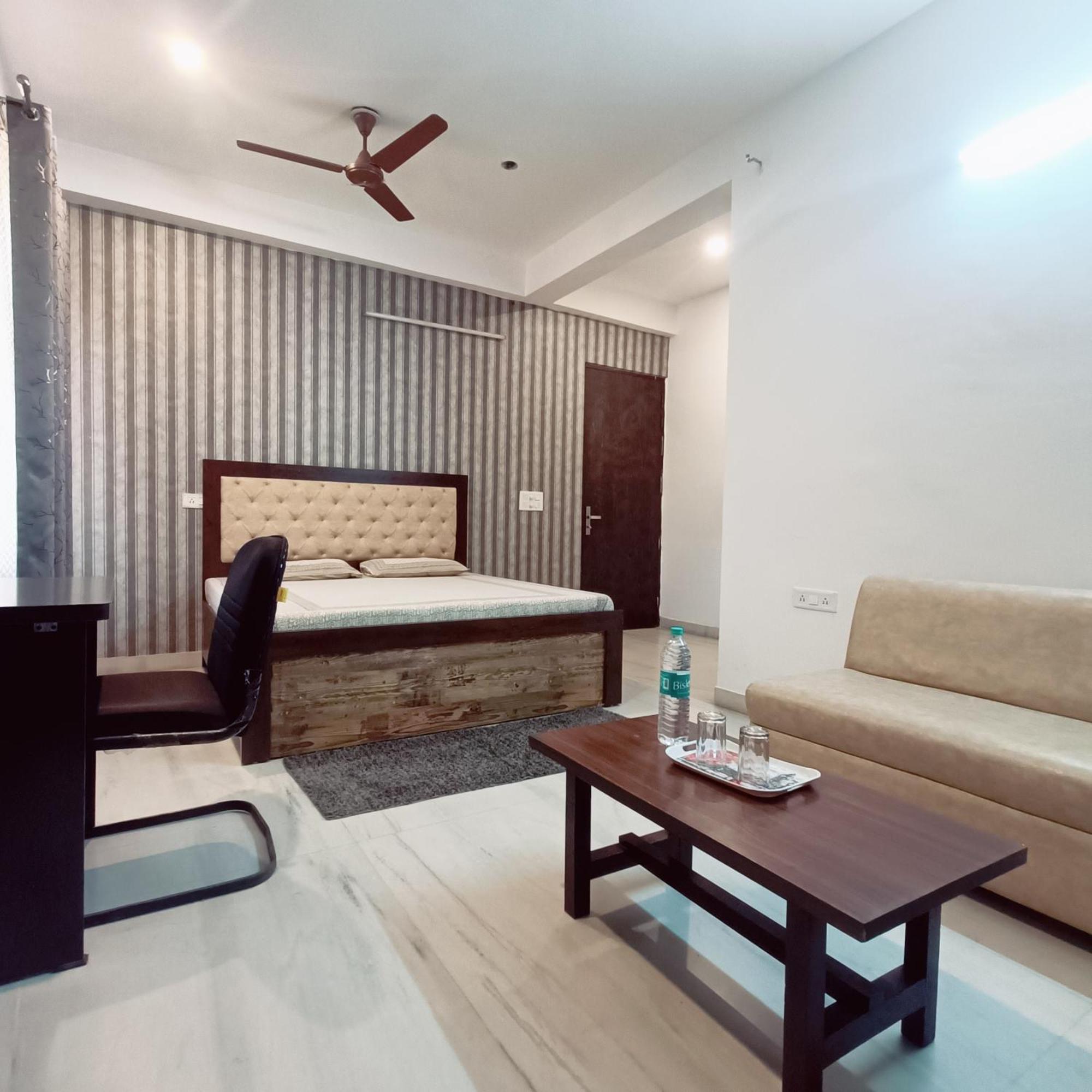 Mi Casa Sector 47 Gurgaon Exterior foto